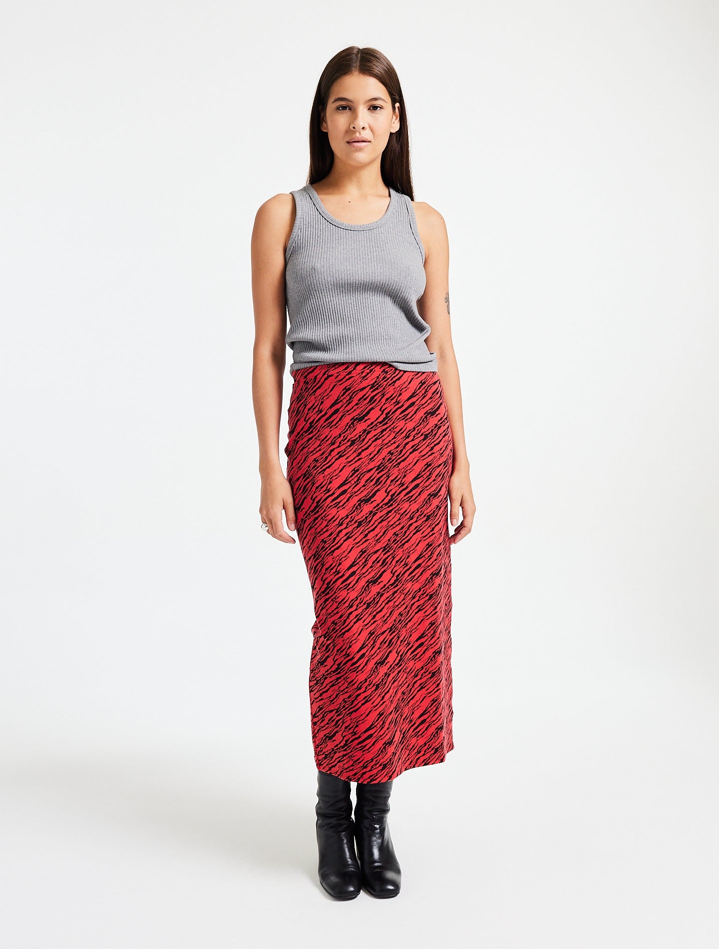 Rose mesure 1,73m et porte la jupe en S