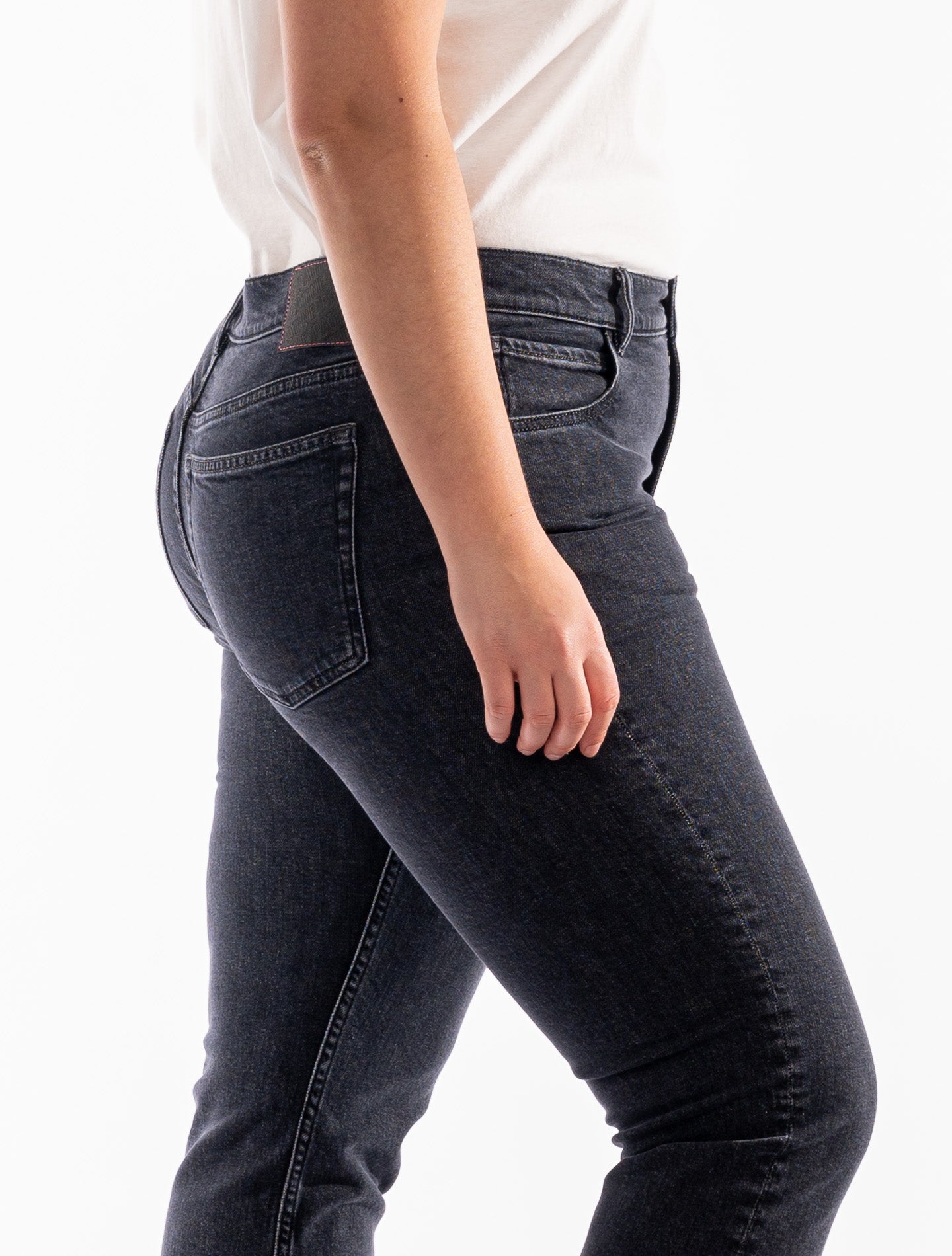 The Classic Stretch Donna in zero oil stretch denim Black Patine