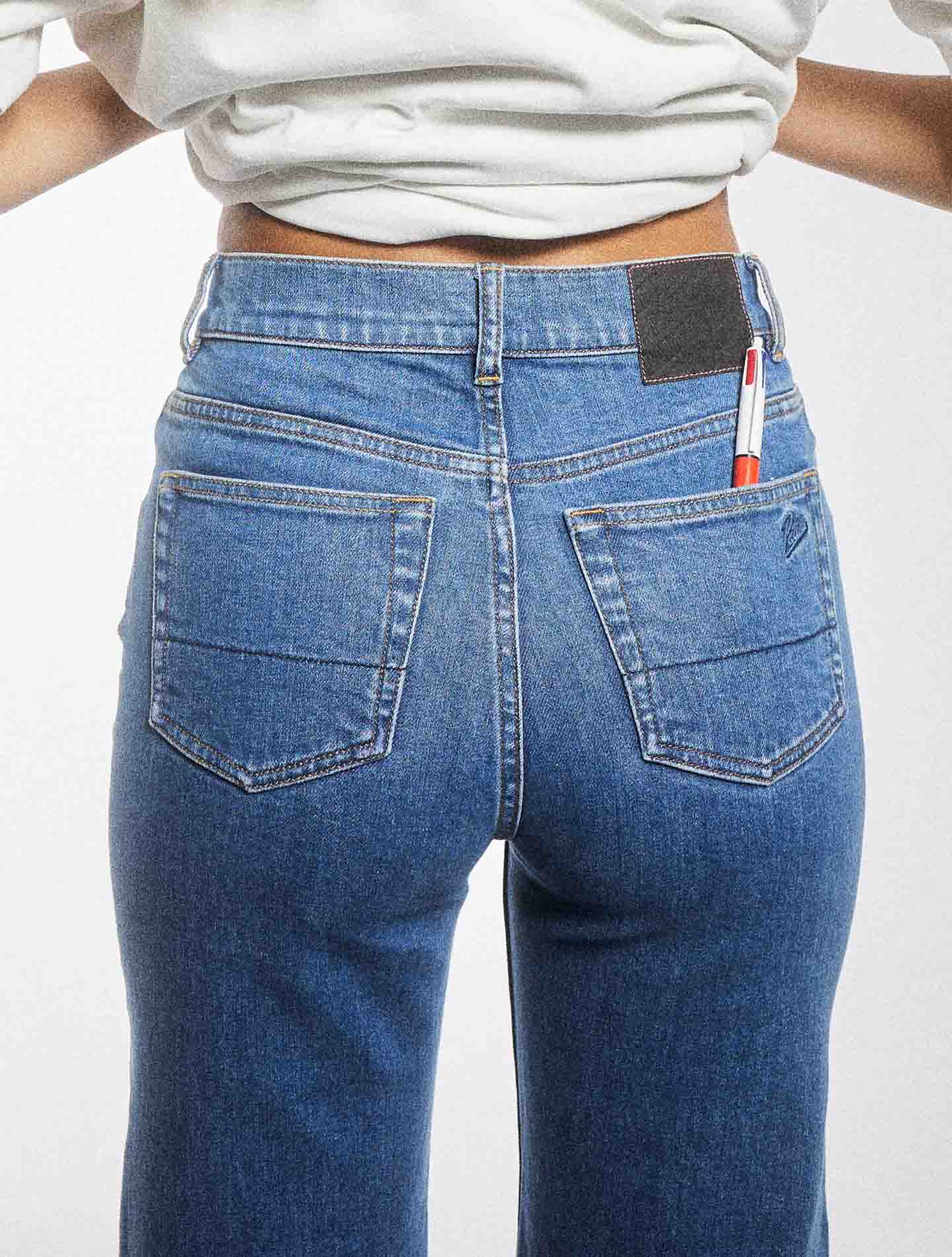 Rose mesure 1m73 et porte le jean classic en 36