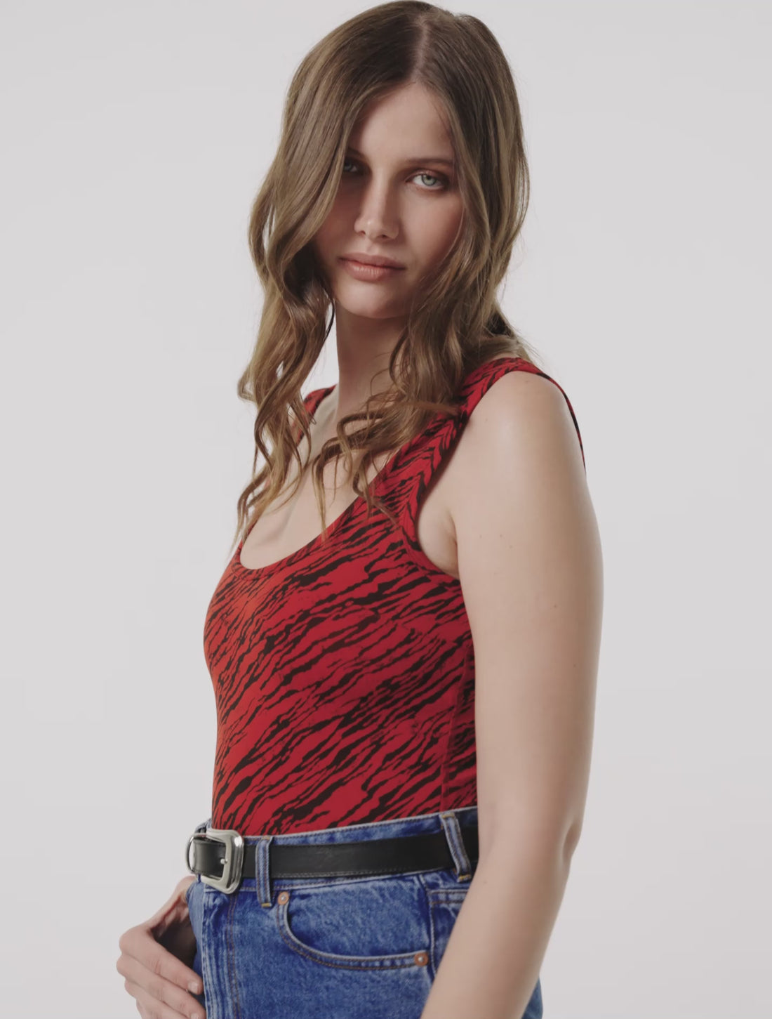 Lena, 1,78m porte une taille S