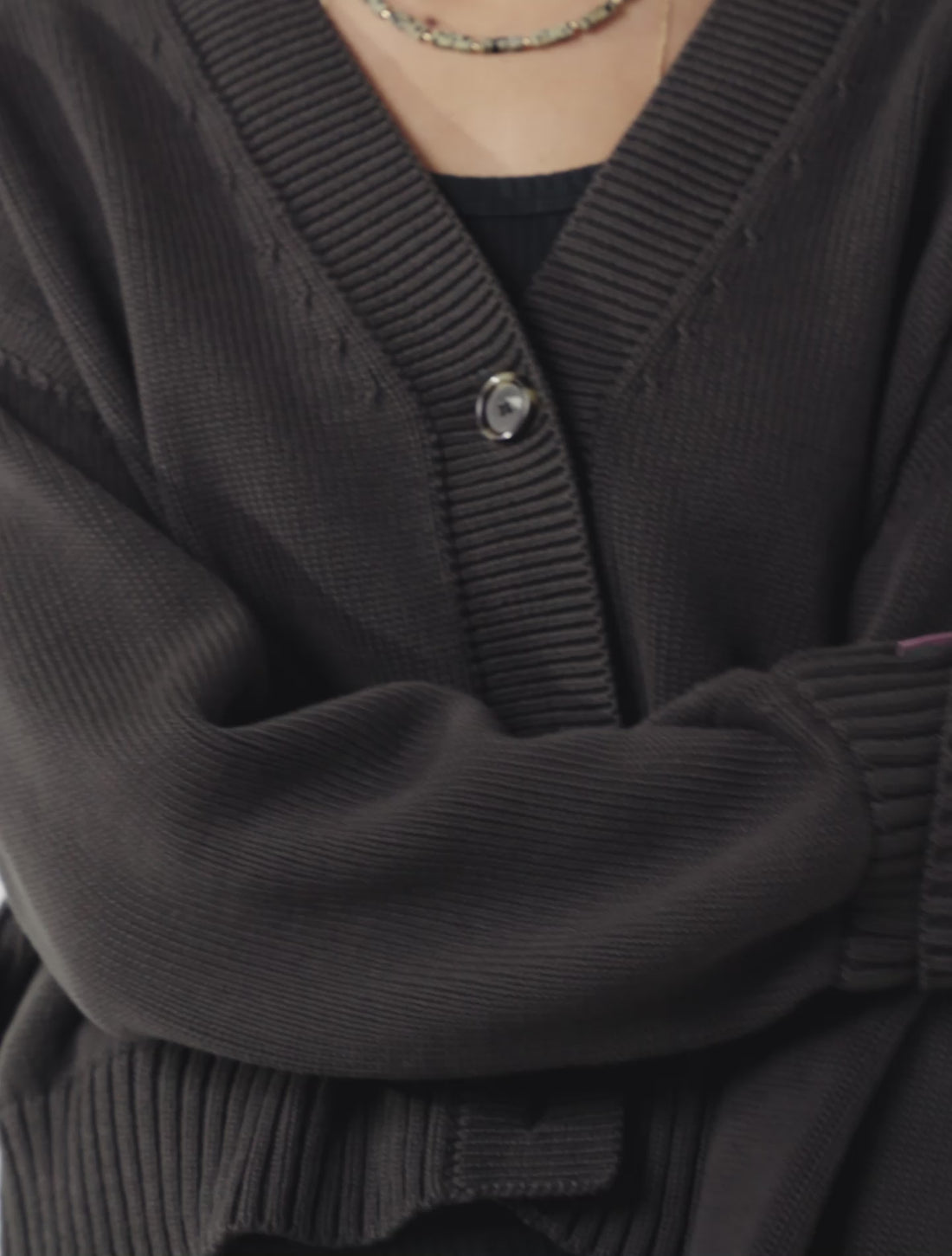 Rose ,73m porte le cardigan en XS/S