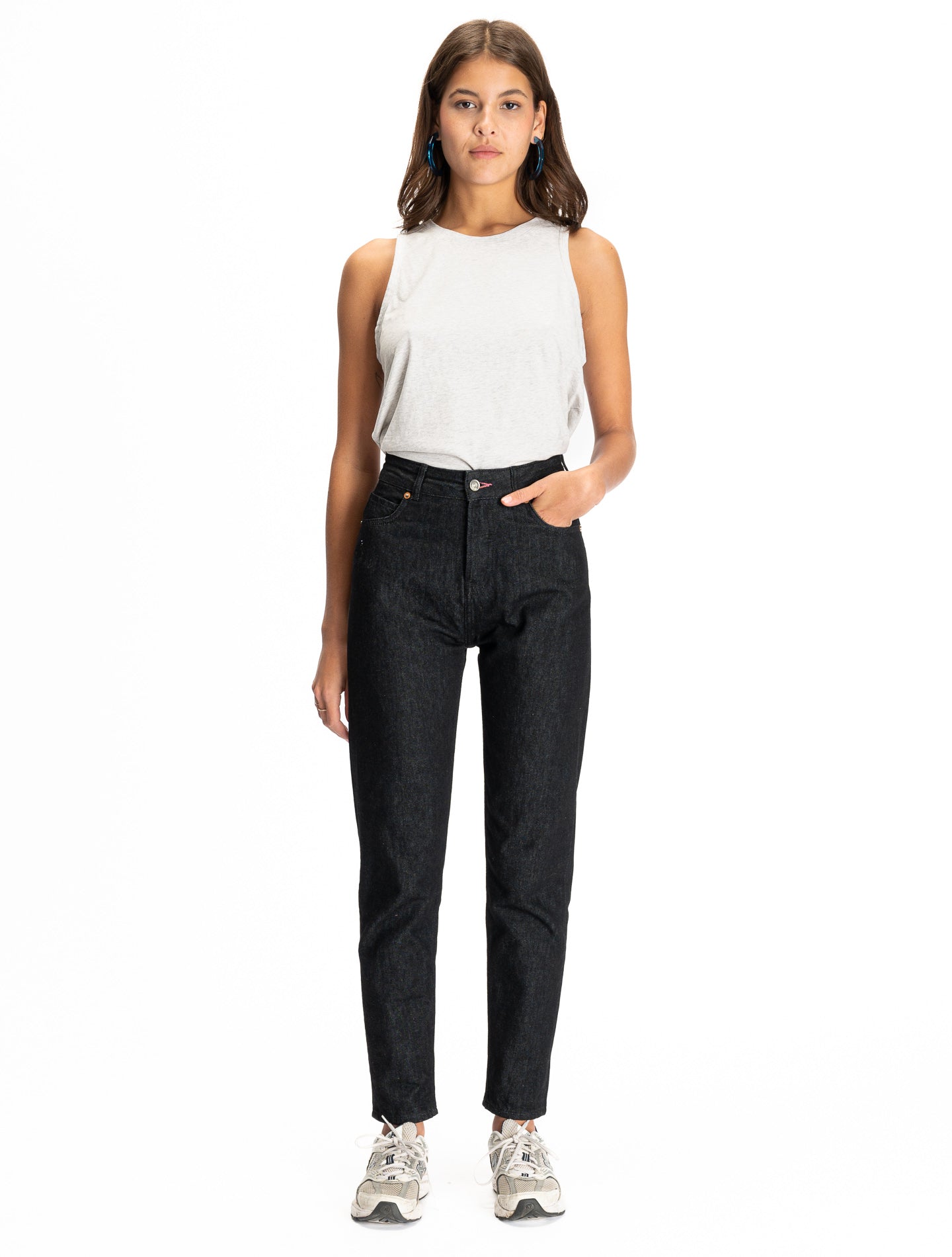 Le Jean Curvy Brenda denim bio-recyclé Noir caviar